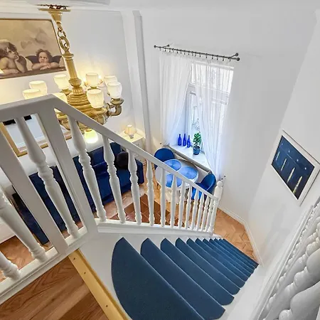 Lejlighed Beautiful Flat. Great Location. *