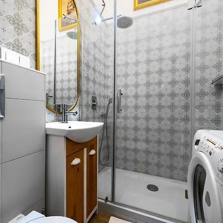 Beautiful Flat. Great Location. Daire