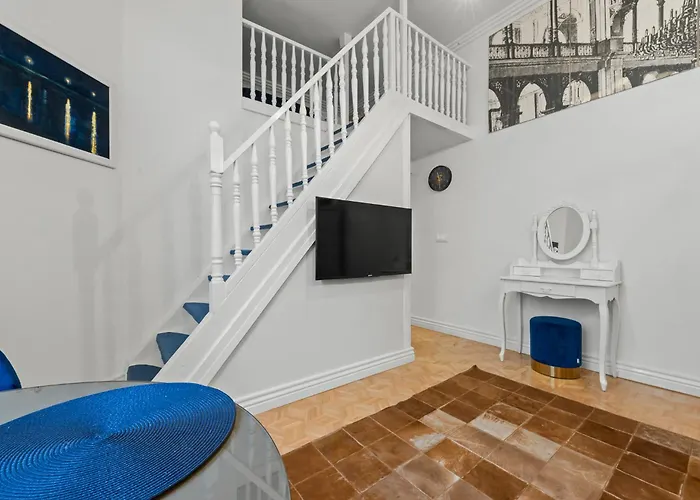 Beautiful Flat. Great Location.