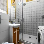 Beautiful Flat. Great Location. アパート
